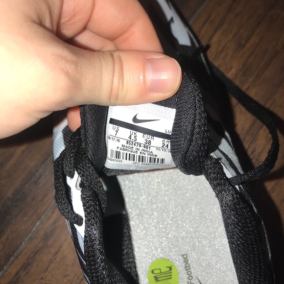 Brand new Nike sneakers - Picture 4 of 5